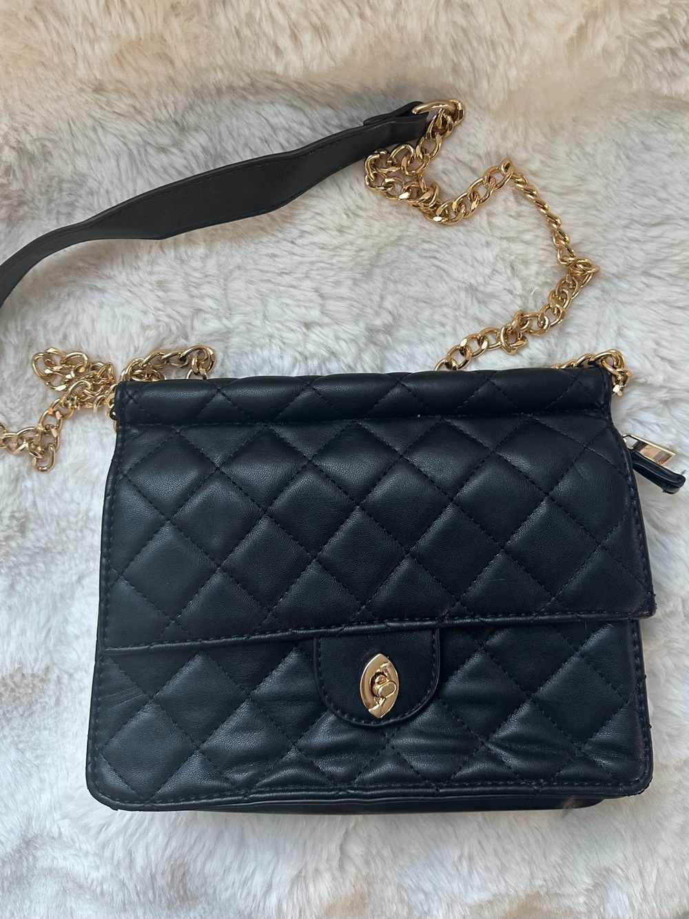 Quilted Black Crossbody Bag with Gold Chain Strap